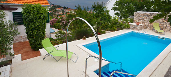 Holiday villa with pool for rent in Sutivan village on Brač Island in Dalmatia in Croatia